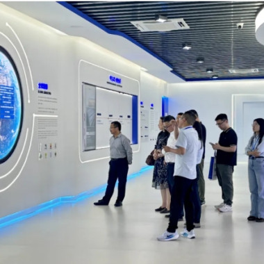 2025年6月 温州理工学院电子与电气工程学院院长一行赴pp电子电气集团考察调研